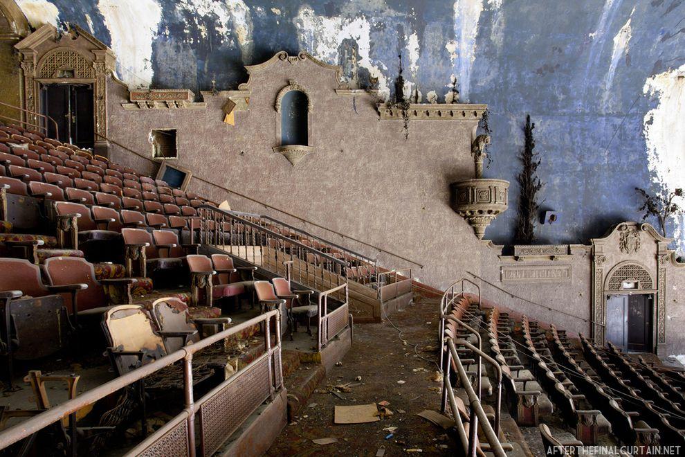 abandoned17 Три самых грандиозных заброшенных кинотеатра Нью Йорка