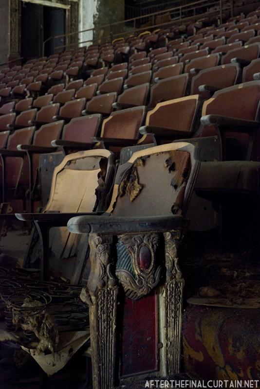 abandoned19 Три самых грандиозных заброшенных кинотеатра Нью Йорка