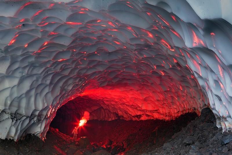 snowcaves01 800x533 Снежные пещеры Камчатки