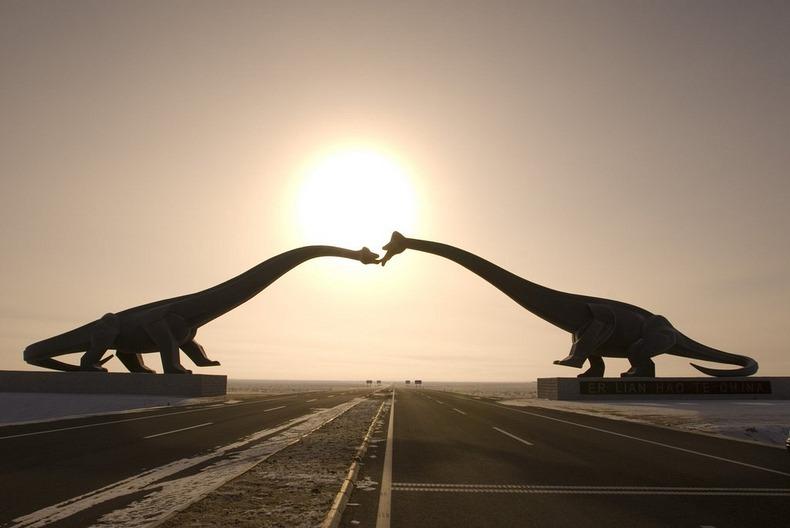 KissingDinosaurs02 Целующиеся динозавры Эрэн Хото в Китае