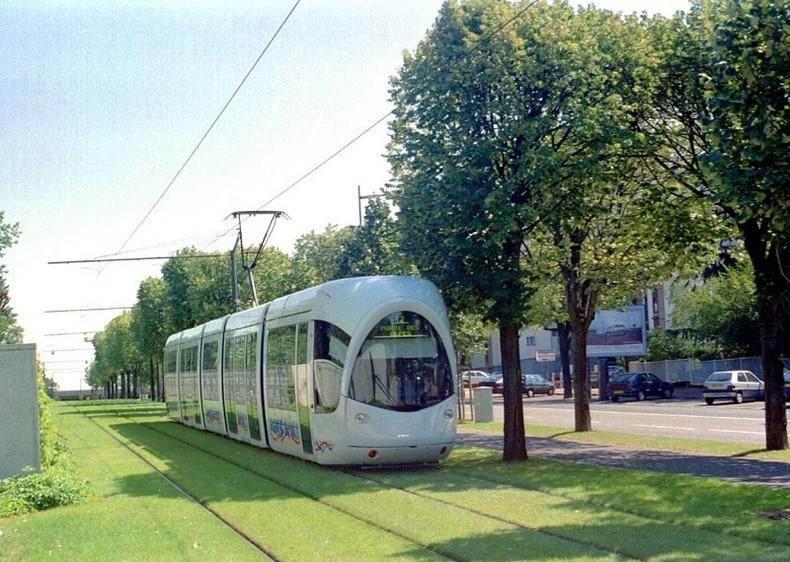 greentramway04 Зеленые трамвайные пути в Европе