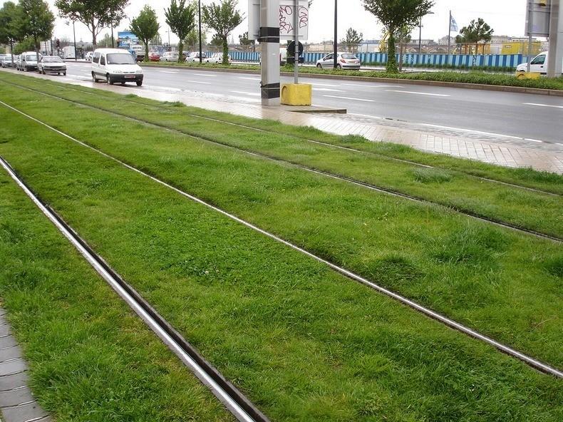 greentramway11 Зеленые трамвайные пути в Европе