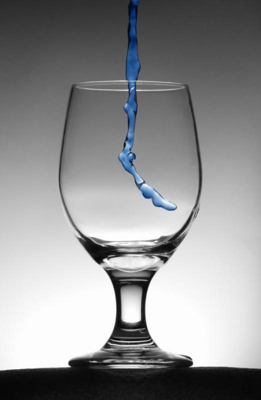 blue imact photoshop liquid drink wine glass cool 522x800 Кошки   это жидкость, есть доказательства