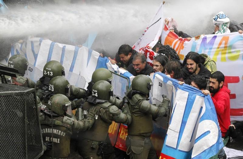 protests09 800x525 Главные протесты июня в фотографиях