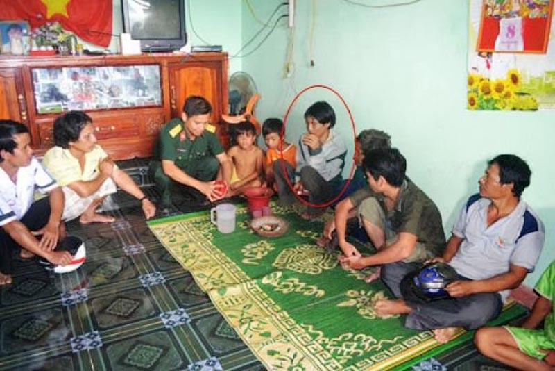 254410 Во Вьетнаме нашли отца и сына, 40 лет прятавшихся в джунглях