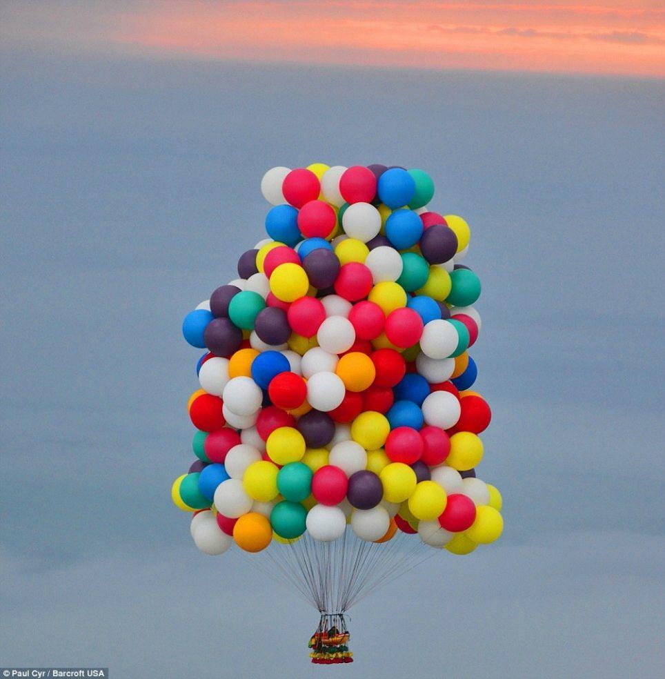 Trappe07 Американец пытался перелететь Атлантический океан на 375 воздушных шарах