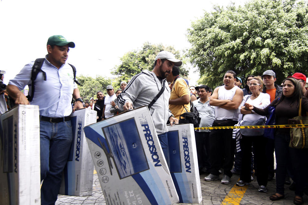 dakan1 Социалистическая «оккупация» в Венесуэле: Армия захватила магазины и раздает товары почти бесплатно