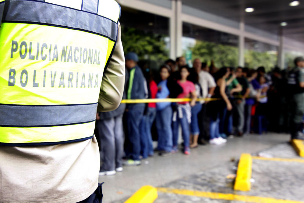 dakan4 Социалистическая «оккупация» в Венесуэле: Армия захватила магазины и раздает товары почти бесплатно