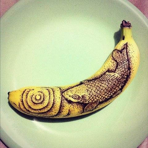 tumblr mkhag1xH7s1s3zz9ko1 500 Удивительные рисунки на бананах