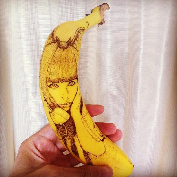 tumblr mq0nmmjVQN1s3zz9ko1 1280 Удивительные рисунки на бананах