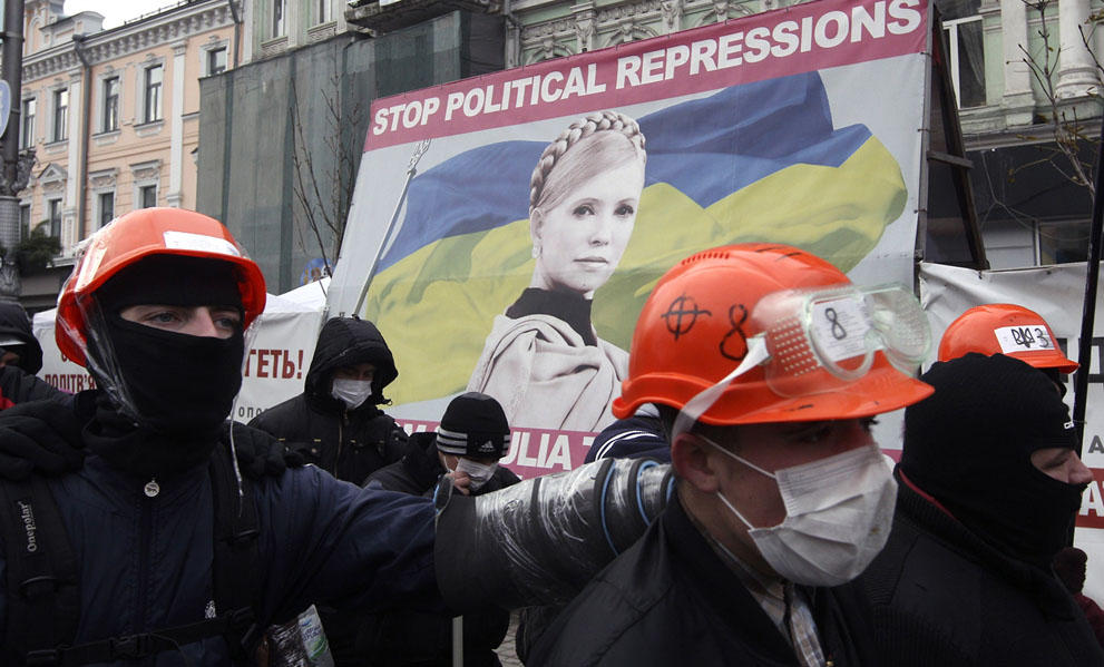 uariot09 Впечатляющие кадры украинских протестов