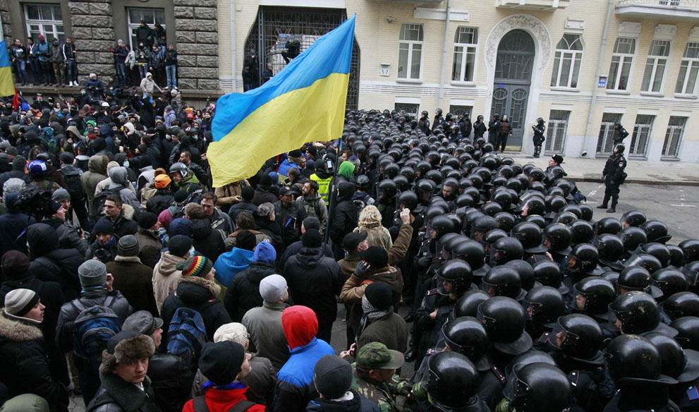 uariot11 Впечатляющие кадры украинских протестов