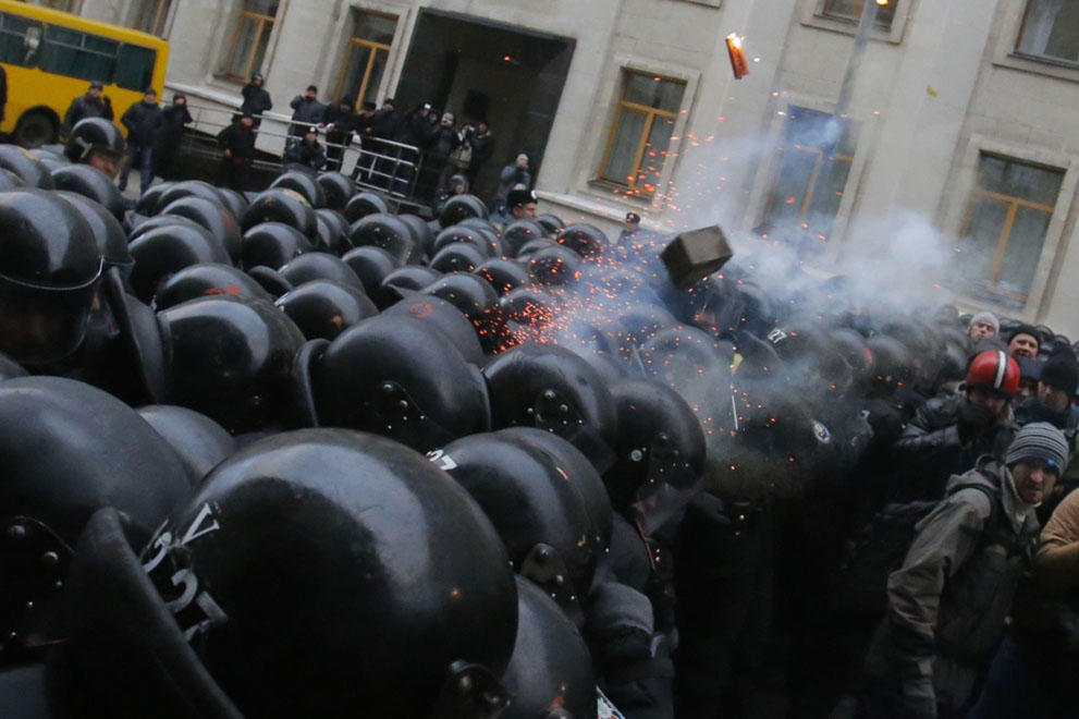 uariot14 Впечатляющие кадры украинских протестов