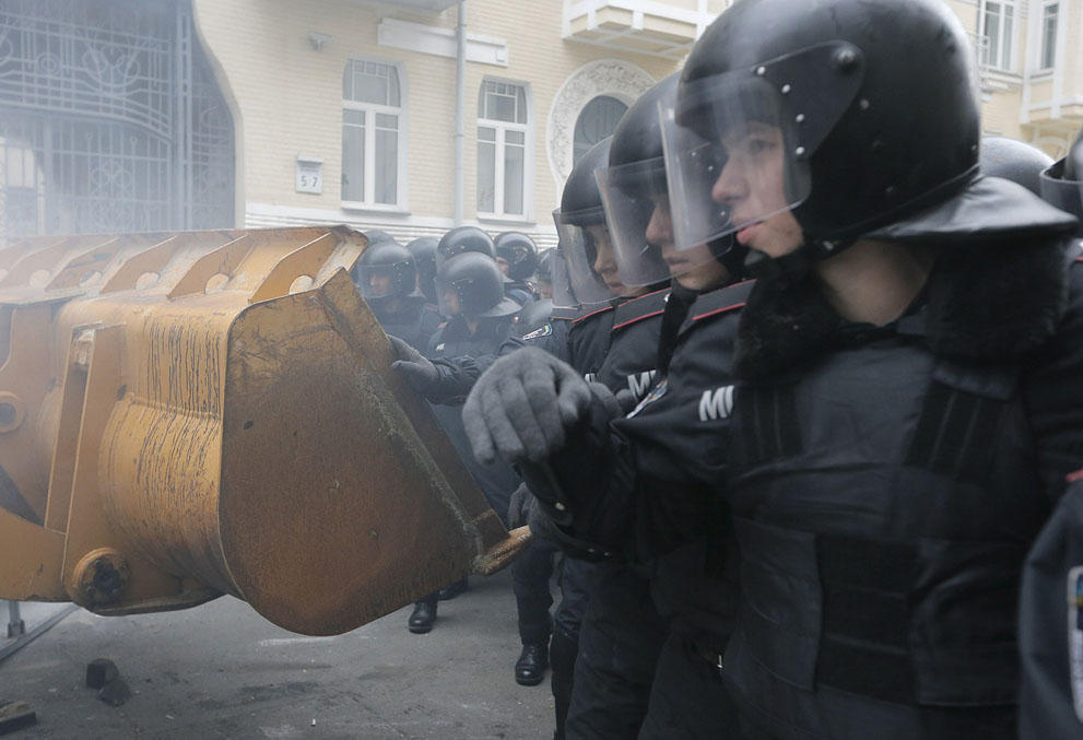 uariot18 Впечатляющие кадры украинских протестов