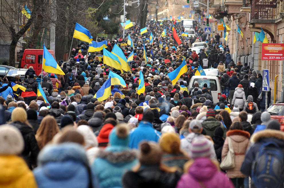 uariot30 Впечатляющие кадры украинских протестов