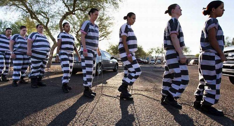 Usprisoners00 Скованные одной цепью: арестантские будни женщин заключенных в одной из тюрем США