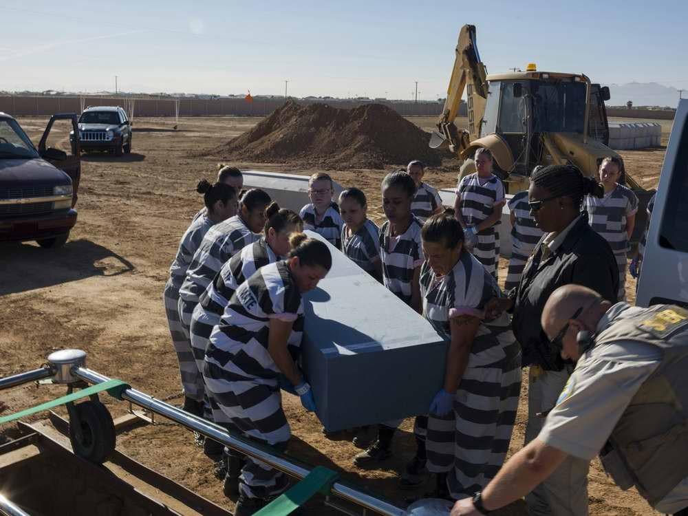 Usprisoners24 Скованные одной цепью: арестантские будни женщин заключенных в одной из тюрем США