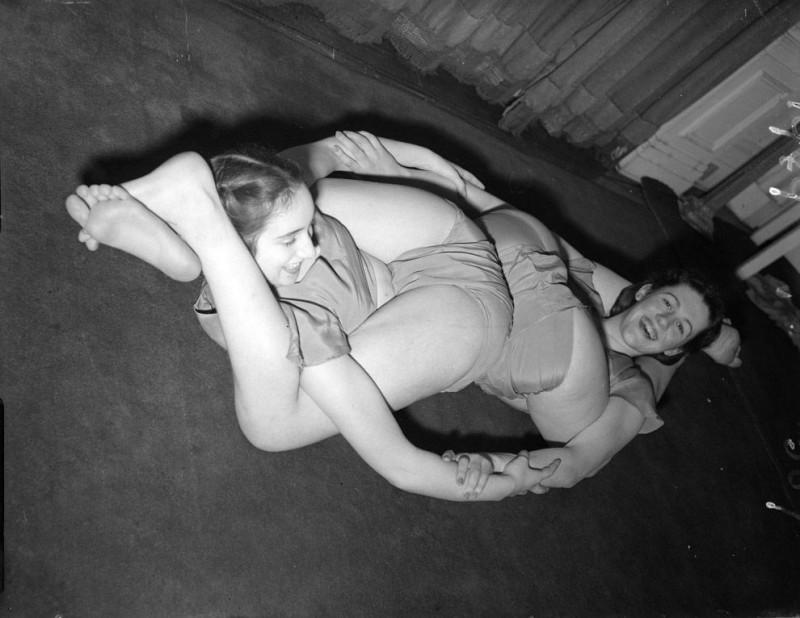 VintageYoga05 800x618 Какой была йога в прошлом веке: любопытные винтажные фото