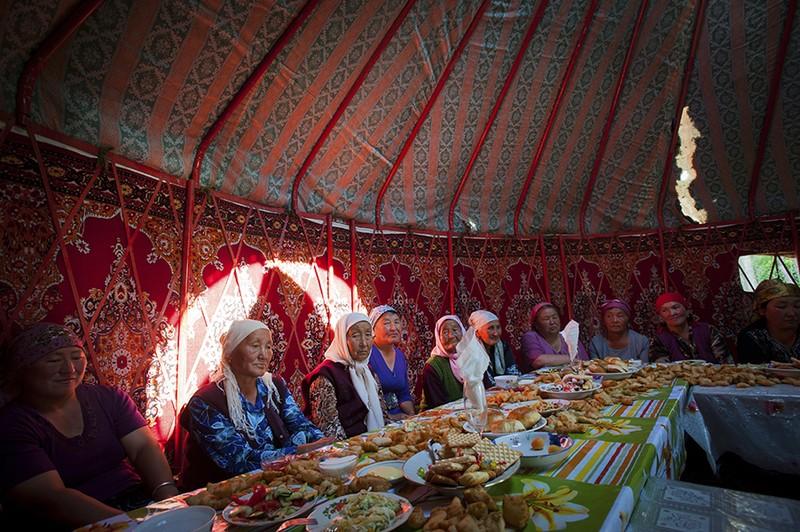 unholymatrimony01 Краденые невесты Кыргызстана