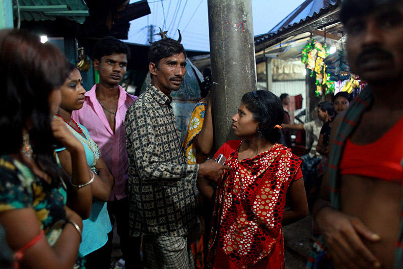 childhoodlost02 Stolen Childhood Girls prostitutes of Bangladesh