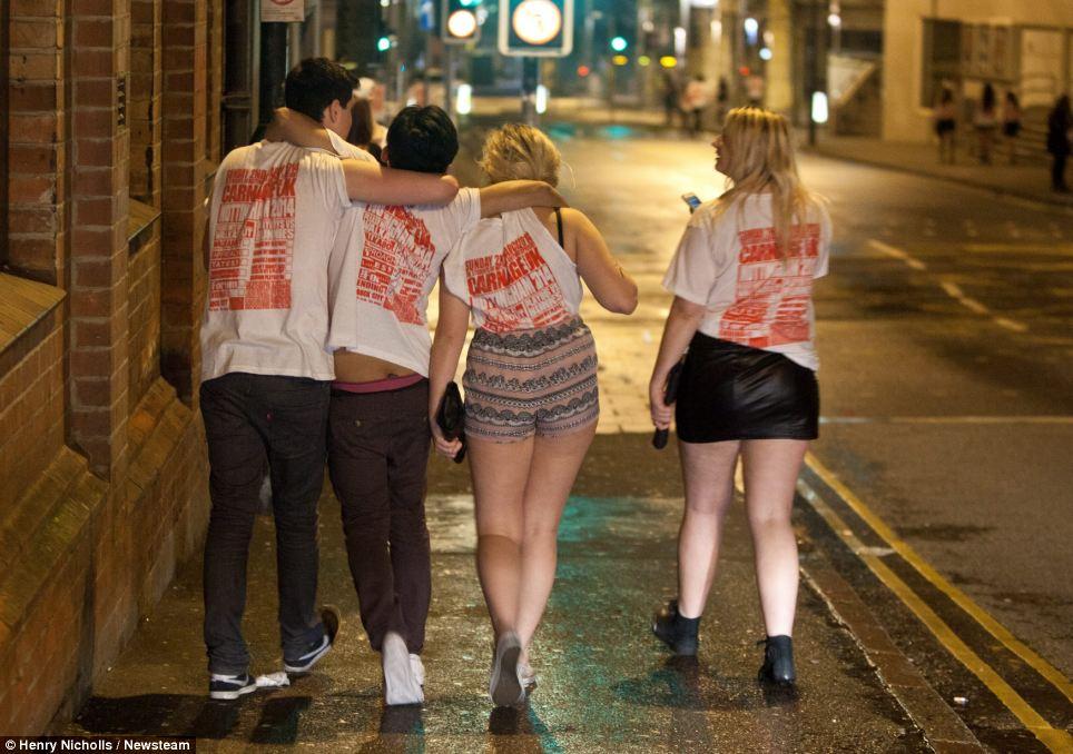 Carnage20 Полуголые пьяные студенты Британии   вот как прошла Бойня 2014