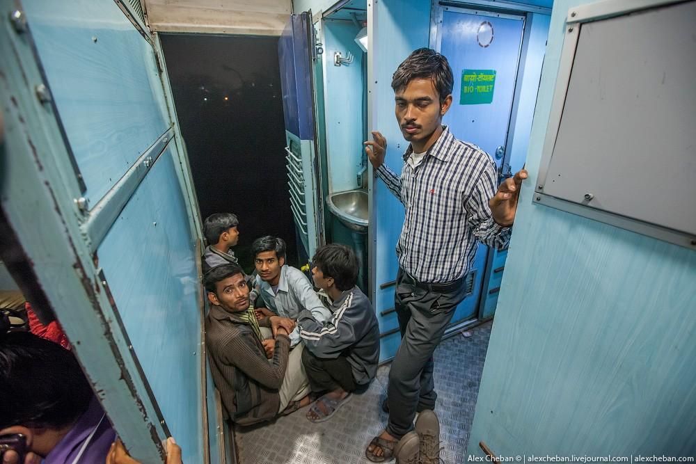 indiantrain13 Общий вагон индийского поезда