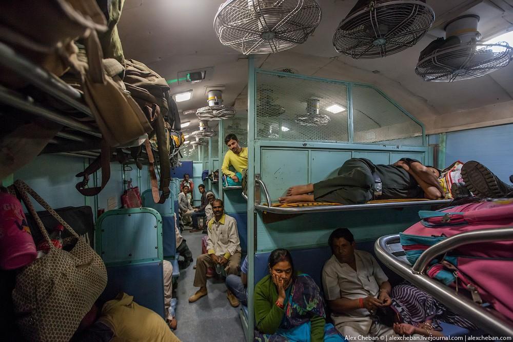 indiantrain15 Общий вагон индийского поезда