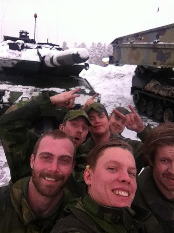 militaryselfie36 Коллекция фотографий солдат из разных стран стала настоящим хитом в социальных сетях