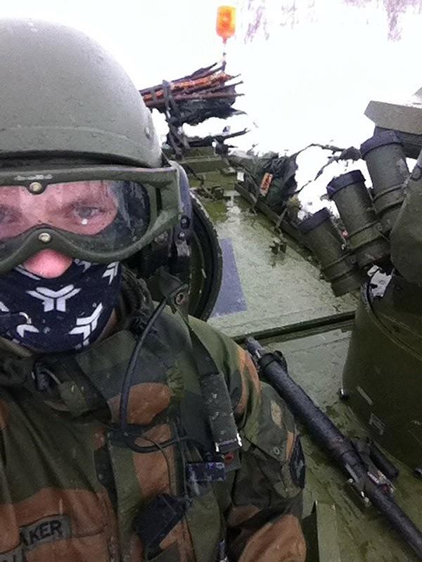 militaryselfie43 Коллекция фотографий солдат из разных стран стала настоящим хитом в социальных сетях