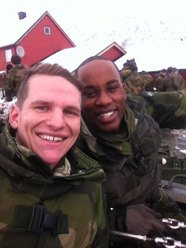 militaryselfie47 Коллекция фотографий солдат из разных стран стала настоящим хитом в социальных сетях