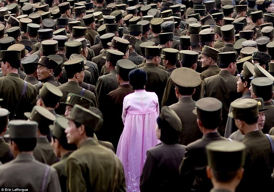 insideNorthKorea08 Запрещенные фотографии — Северная Корея, снятая скрытой камерой