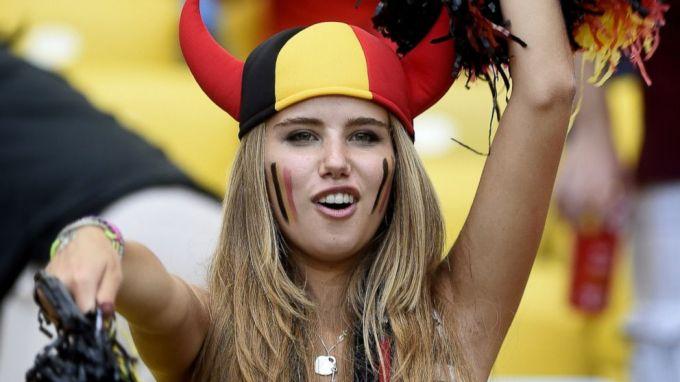 fanatka Бельгийская фанатка стала всемирно известной и получила модельный контракт