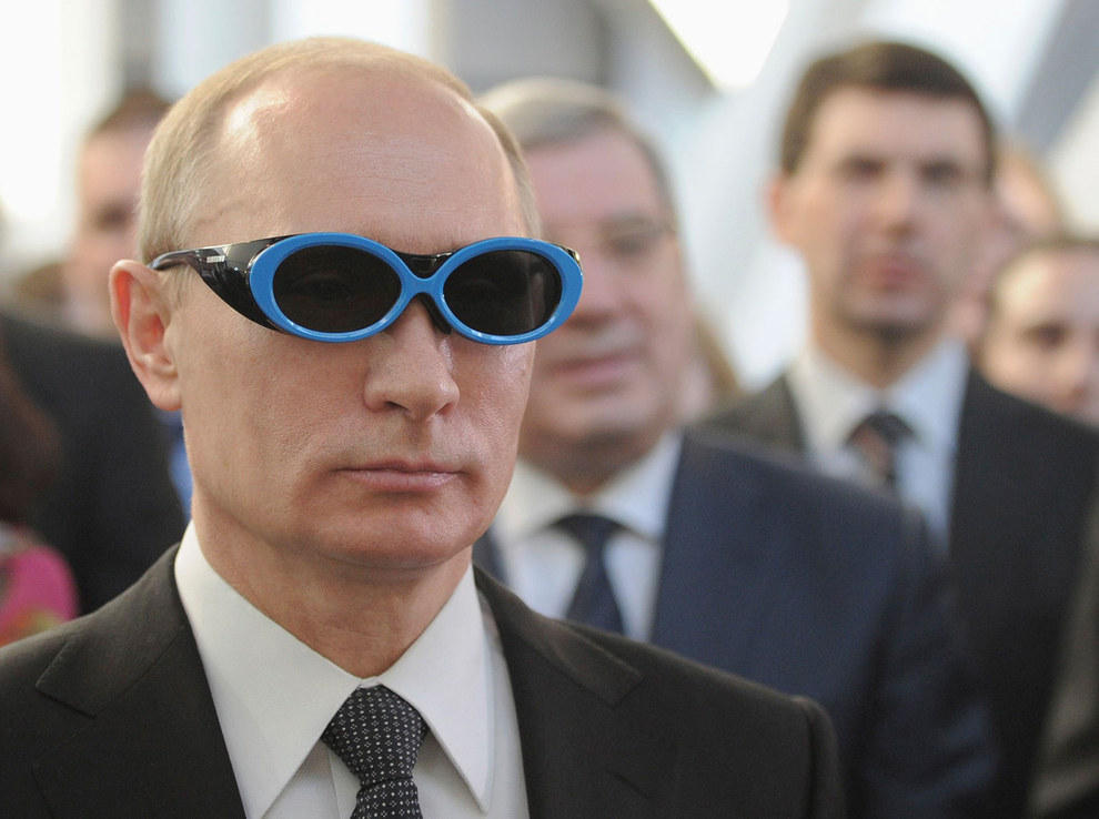 PutinLookingAt46 Как Владимир Путин смотрит на вещи