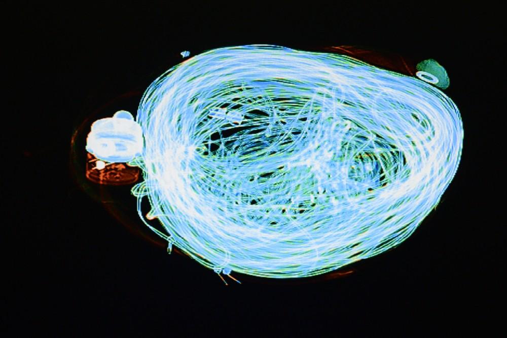 Ножи, пистолеты и шампанское: что возят с собой пассажиры петербургского метрополитена passengerbags03 Ножи, пистолеты и шампанское: что возят с собой пассажиры петербургского метрополитена