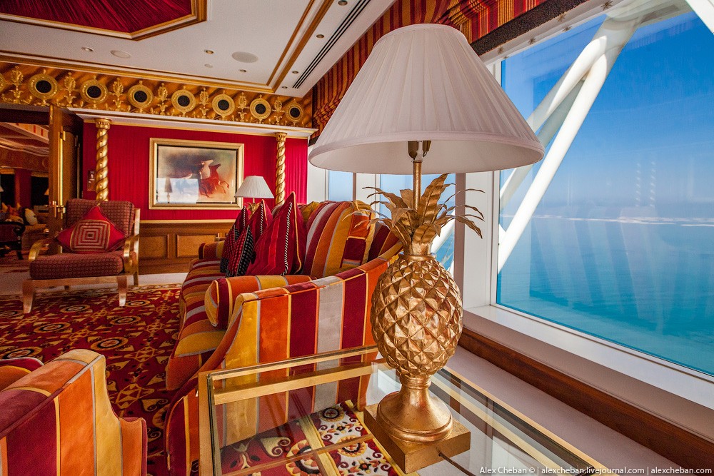 BurjAlArab07 ouro para xeques e oligarcas: o quarto mais caro no hotel Burj Al Arab sete estrelas
