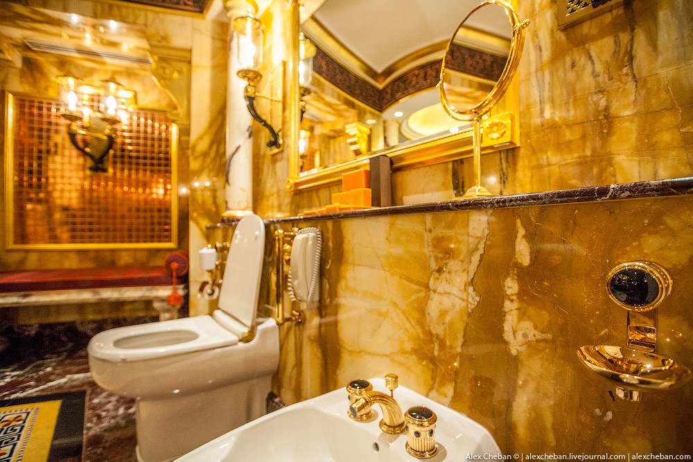 BurjAlArab37 ouro para xeques e oligarcas: o quarto mais caro no hotel Burj Al Arab sete estrelas