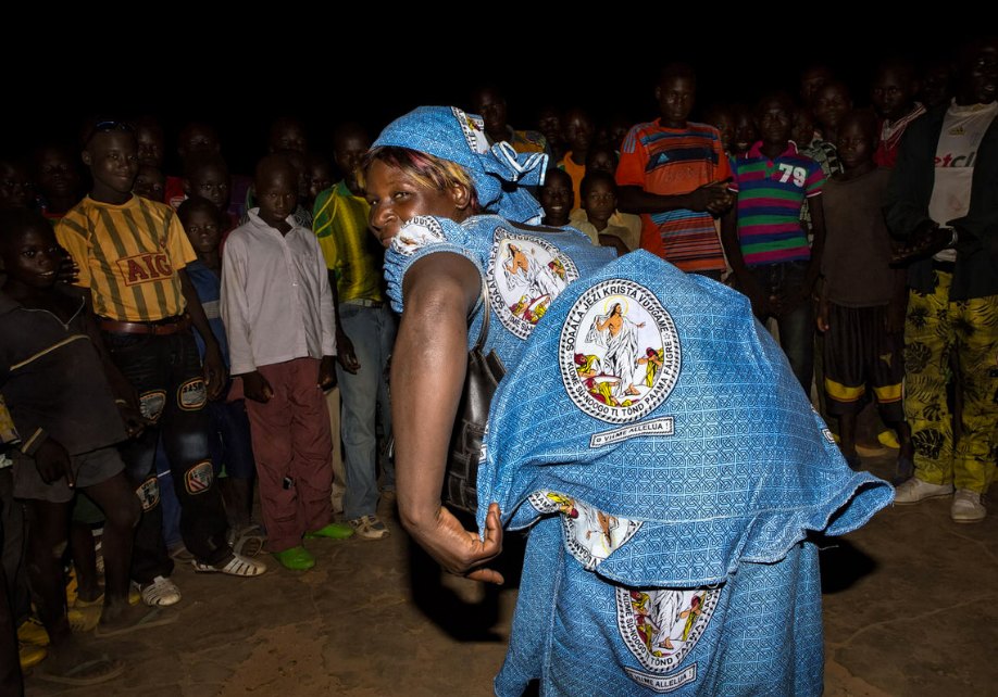 LeCotonnier15 Мы хотим танцевать: Как выглядит сельская дискотека в Африке