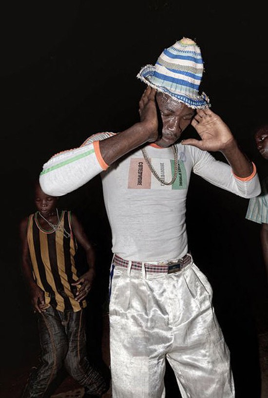 LeCotonnier21 Мы хотим танцевать: Как выглядит сельская дискотека в Африке