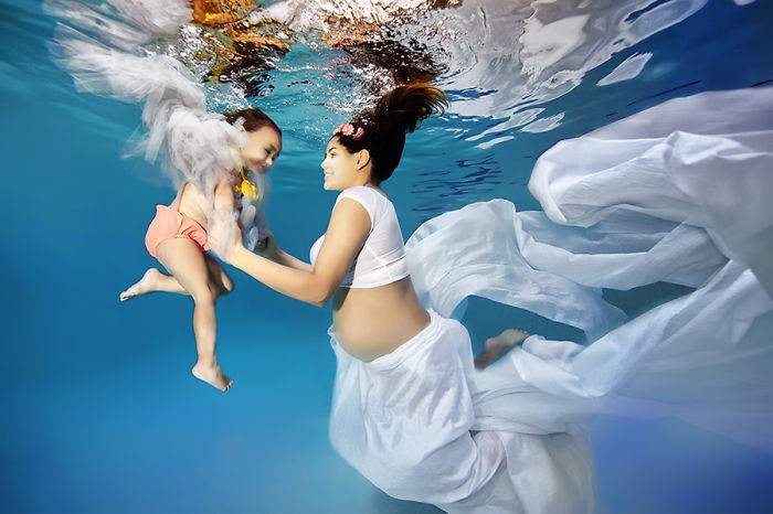 MermaidMoms04 Подводные мамочки — чарующие фото американского мастера