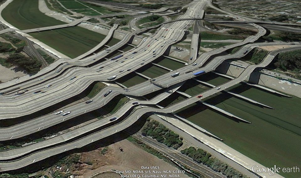 fcukreality09 32 фотографии из Google Earth, противоречащие здравому смыслу