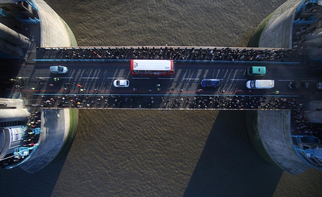 tauerskiy most 2 Потрясающий вид сквозь стеклянный пол Тауэрского моста в Лондоне