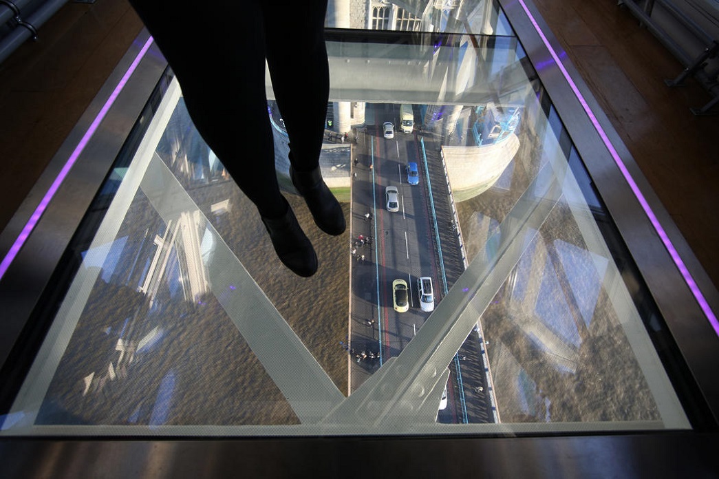 tauerskiy most 3 Потрясающий вид сквозь стеклянный пол Тауэрского моста в Лондоне