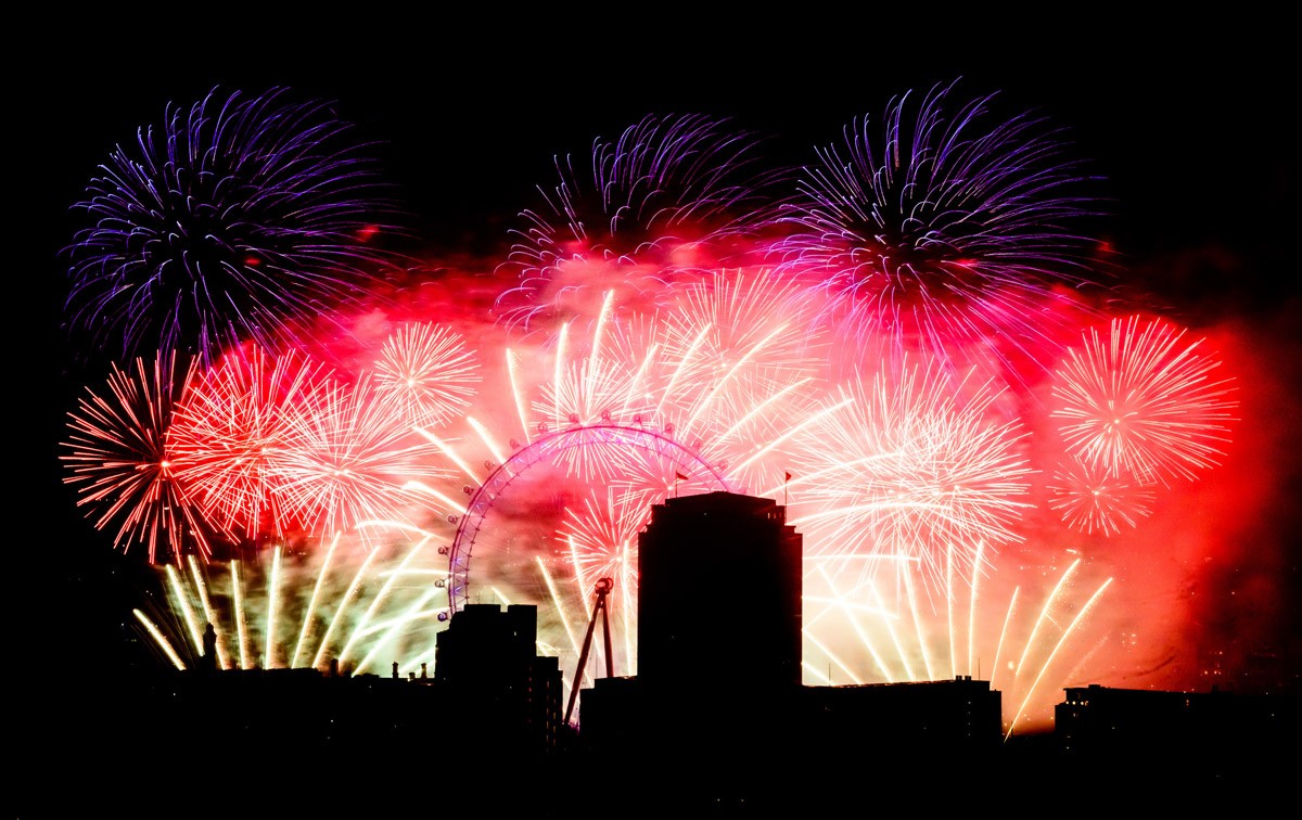 fireworks02 Лучшие новогодние фейерверки со всего мира