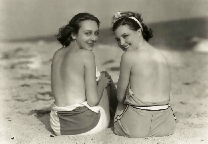 Ann Dvorak and Raquel Torres 1930'