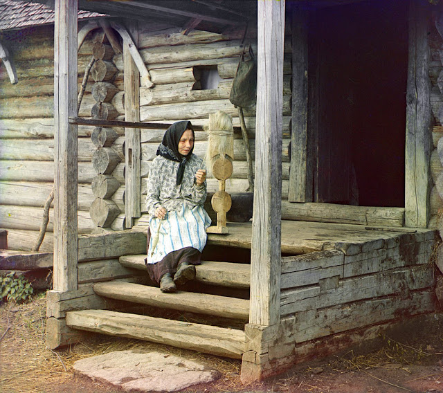 Цветные фотографии женщин Российской империи начала XX века 
