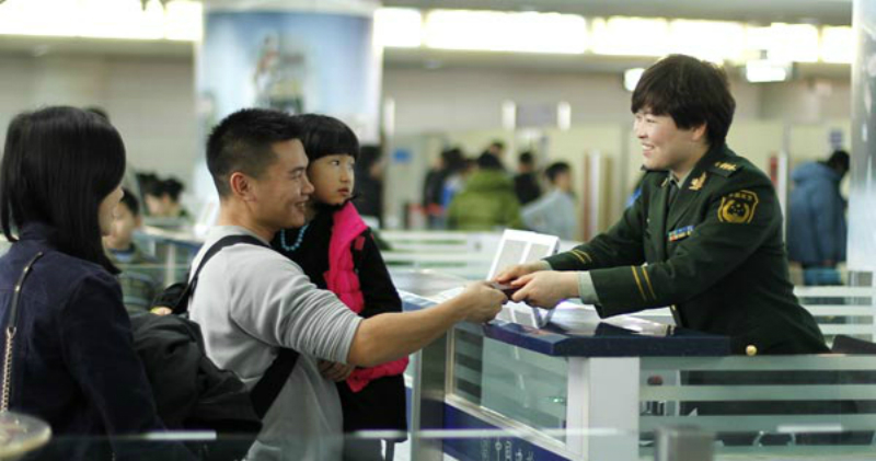 В Китае запретят путешествовать гражданам с низким социальным рейтингом