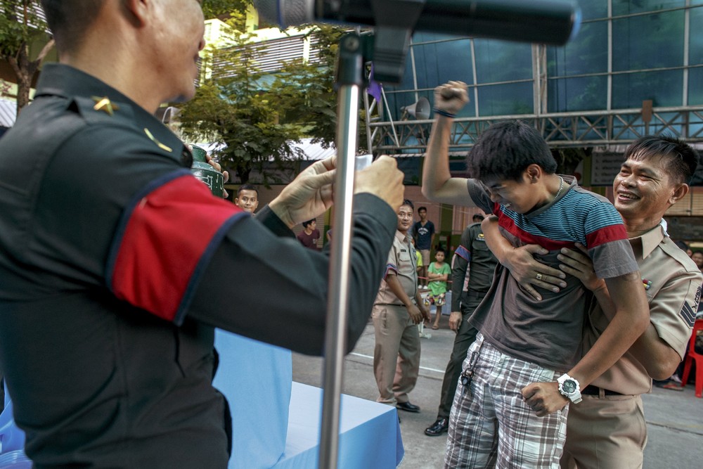 Как проходит призыв в армию Таиланда. ФОТО
