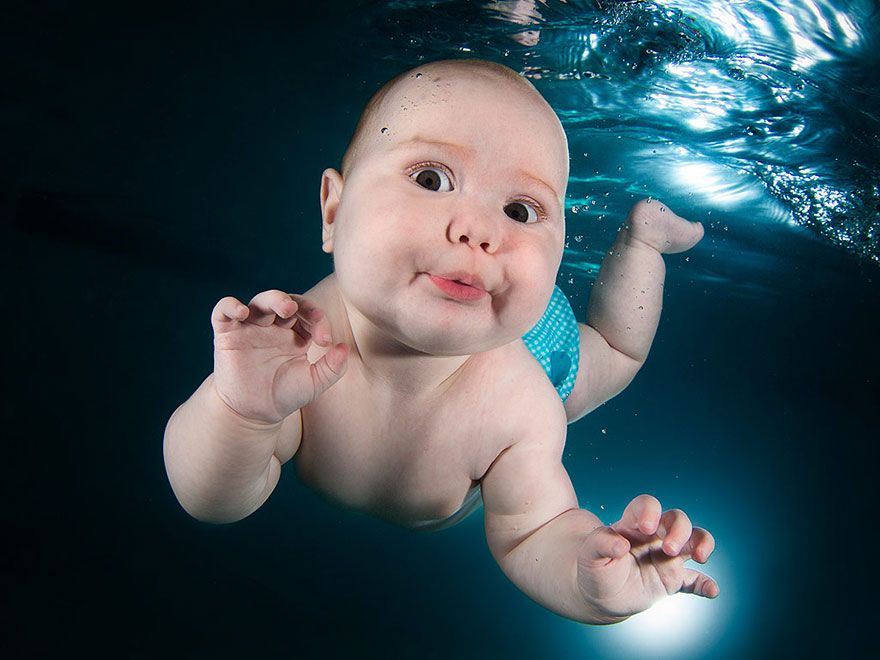 Очаровательный фотопроект: детки под водой