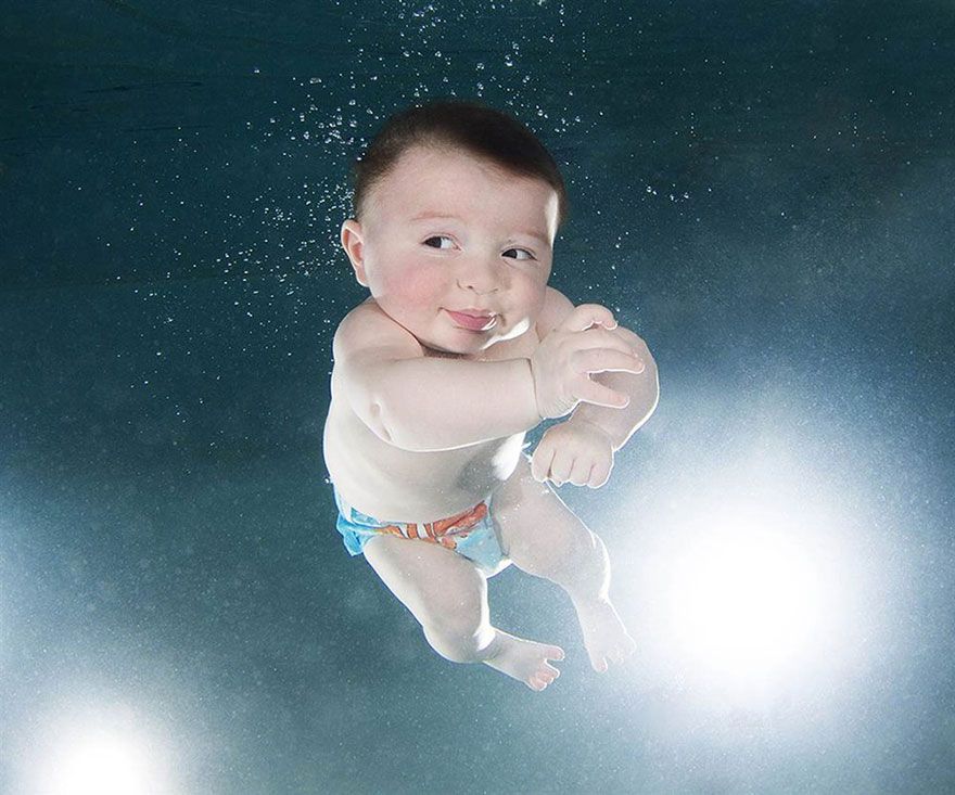 Очаровательный фотопроект: детки под водой