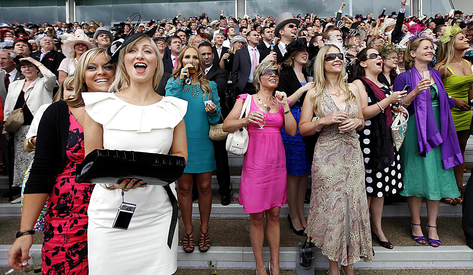 HORSE-RACING/ HORSE-RACING/